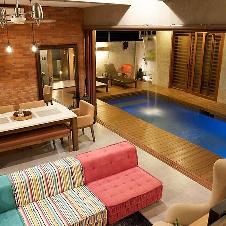 Isla Villa 1 Amazing Waterfall Pool House Near Beach, Bars & Restaurants Lapu-Lapu City Exterior foto