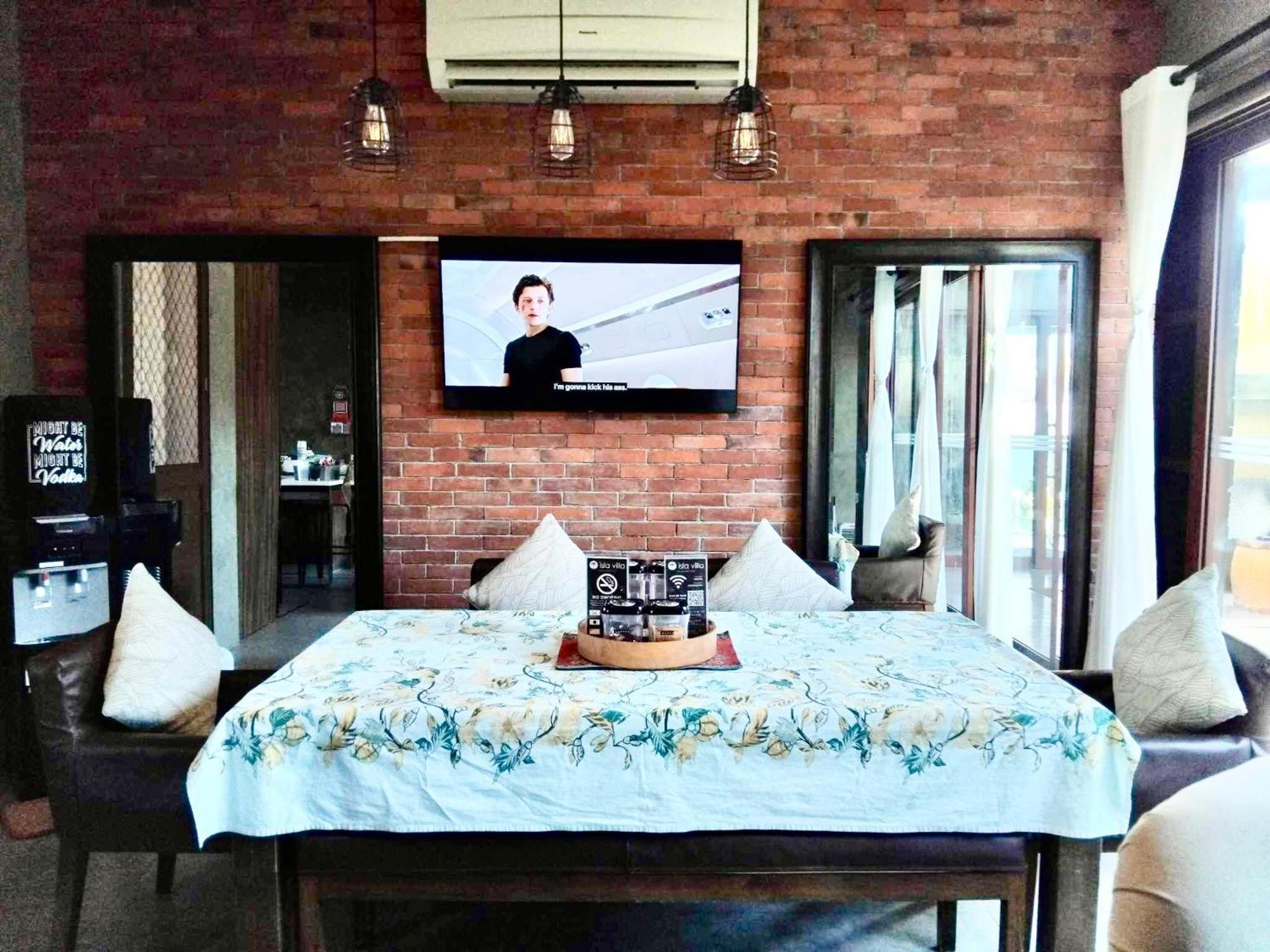 Isla Villa 1 Amazing Waterfall Pool House Near Beach, Bars & Restaurants Lapu-Lapu City Exterior foto